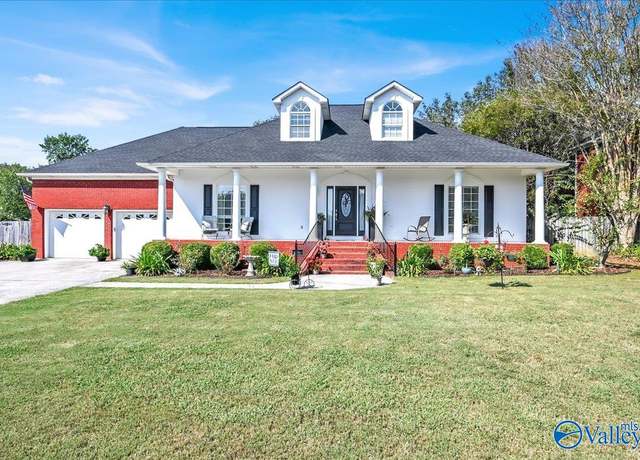 Property at 534 Katina Ln SW, Hartselle, AL 35640, 3 beds, 2.5 baths