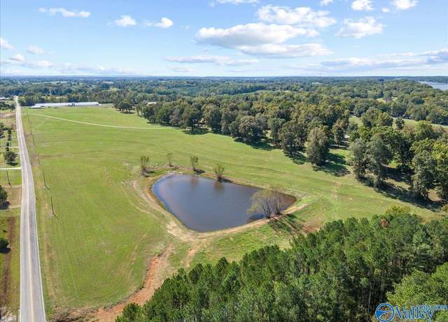 Property at 19660 Cox Rd, Athens, AL 35611, 3 beds, 2 baths