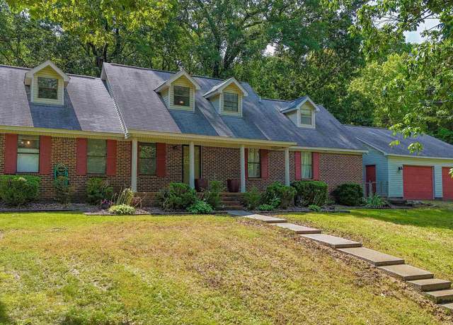 Property at 202 Red Bud Ln, Decatur, AL 35603, 3 beds, 1.5 baths