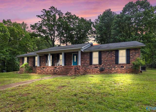 Property at 100 Cumberland Cir, Scottsboro, AL 35769, 3 beds, 2 baths