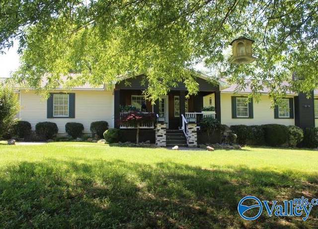 Property at 1396 County Road 446, Fort Payne, AL 35968, 4 beds, 3 baths
