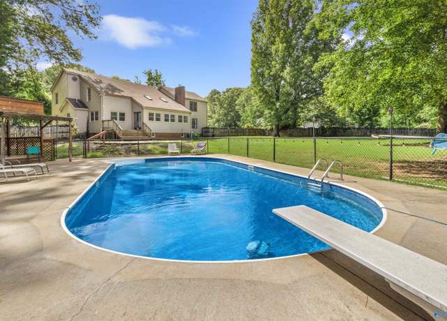 Property at 71 Partridge Rd SE, Decatur, AL 35603, 5 beds, 3 baths
