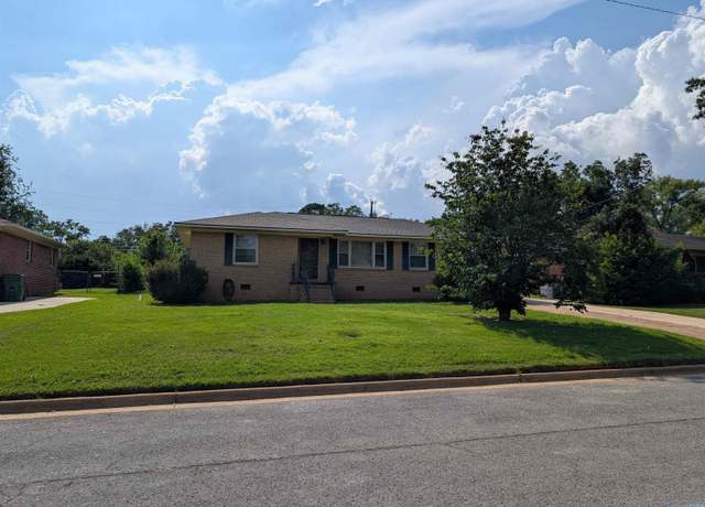 Property at 2109 Francis St NE, Huntsville, AL 35811, 3 beds, 1.5 baths