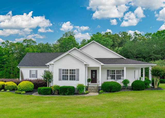 Property at 3814 Landon Ln, Fort Payne, AL 35968, 4 beds, 3 baths