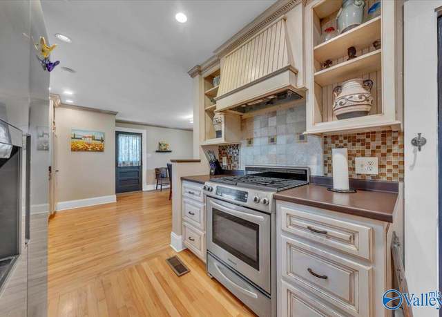Property at 1228 W Market St, Athens, AL 35611, 2 beds, 2 baths