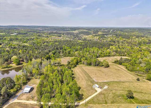 Property at 625 County Road 142, Fort Payne, AL 35967, 2 beds, 2 baths