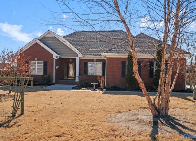 Property at 70 Payton Ln, Grant, AL 35747, 4 beds, 2.5 baths
