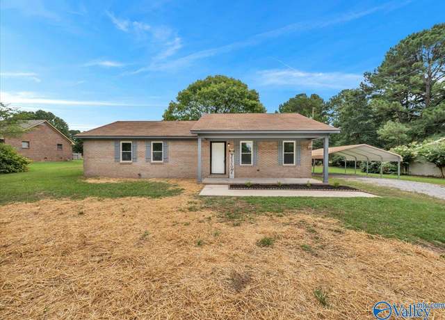 Property at 1042 Rock Spring Rd, Hartselle, AL 35640, 3 beds, 2 baths