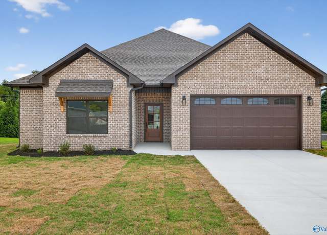 Property at 352 Krimson Cir, Albertville, AL 35951, 3 beds, 2 baths