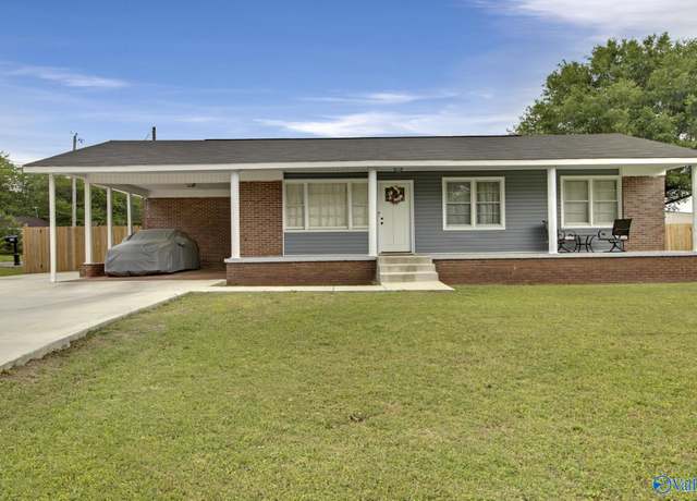 Property at 103 Rose Dr, Huntsville, AL 35811, 3 beds, 1 bath
