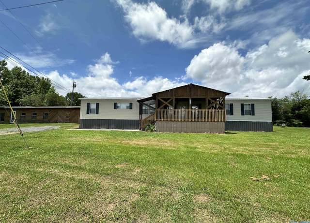 Property at 6101 Morrow Rd NE, Fort Payne, AL 35967, 4 beds, 3 baths