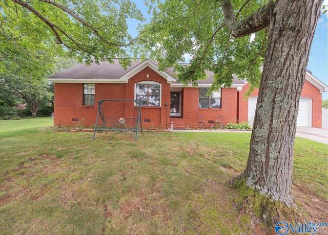 Property at 105 Alice Janes Cir, Huntsville, AL 35811, 3 beds, 2 baths