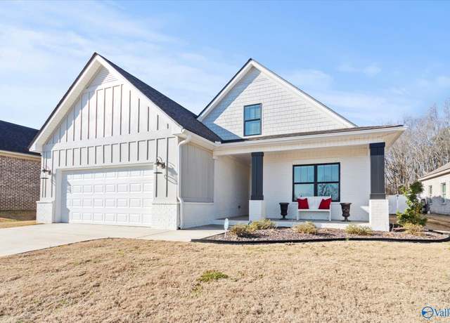 Property at 18113 Newby Chapel Rd, Athens, AL 35613, 4 beds, 3 baths