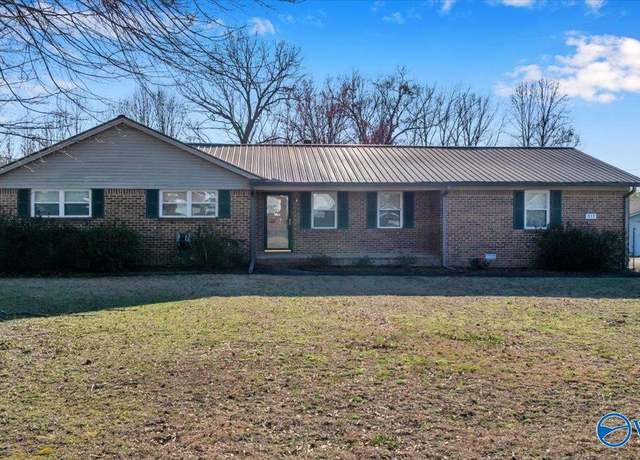 Property at 311 Stardust Dr, Boaz, AL 35956, 3 beds, 2 baths