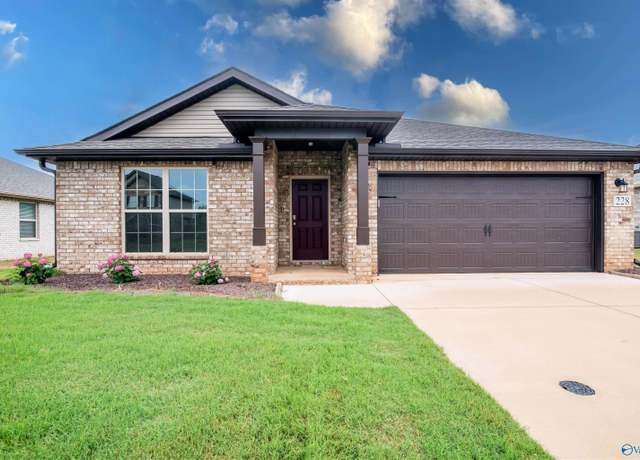 Property at 228 Cherry Laurel Dr, Hazel Green, AL 35750, 3 beds, 2 baths