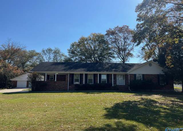Property at 1202 Main Street West, Hartselle, AL 35640, 3 beds, 3 baths