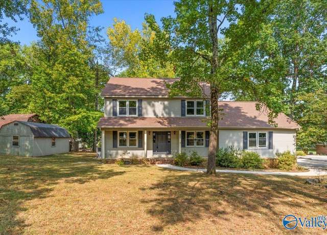 Property at 3144 Clemons Rd, Scottsboro, AL 35769, 3 beds, 2.5 baths