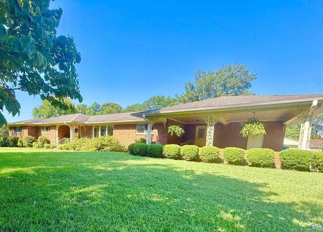 Property at 1109 Barkley St, Hartselle, AL 35640, 4 beds, 2.5 baths