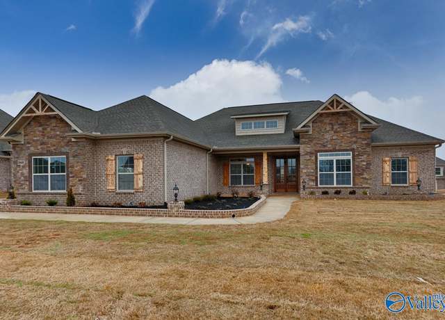 Property at 20643 Lakewood Dr, Athens, AL 35611, 4 beds, 3.5 baths
