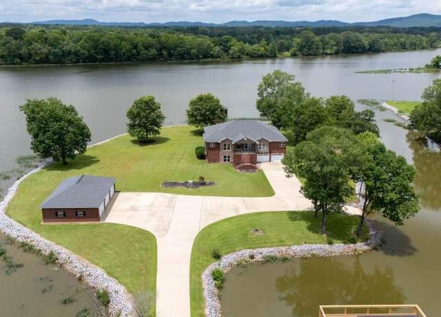 Property at 812 East Haven Dr, Glencoe, AL 35905, 3 beds, 2.5 baths