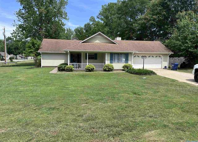 Property at 1810 Chickasaw, Albertville, AL 35950, 3 beds, 2 baths