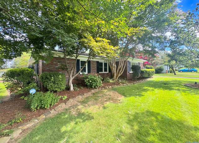 Property at 1502 20th Ave, Decatur, AL 35601, 3 beds, 2 baths