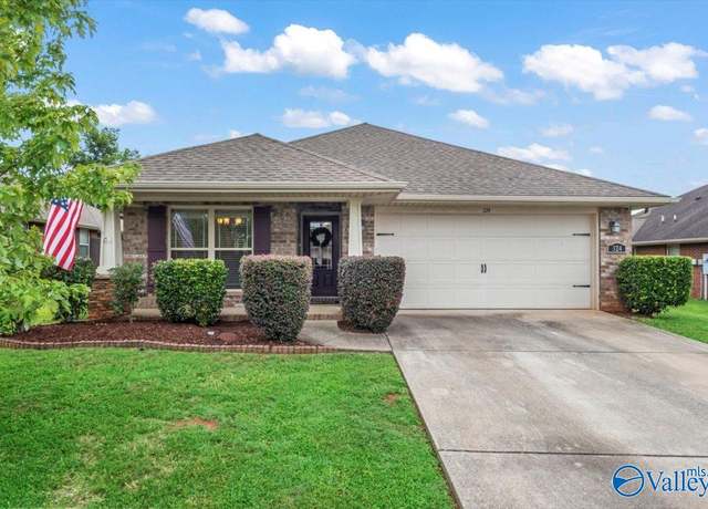 Property at 324 Dovington Dr, Huntsville, AL 35806, 3 beds, 2 baths
