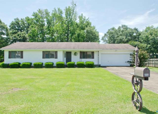 Property at 18383 Elles Dr, Athens, AL 35611, 3 beds, 2 baths