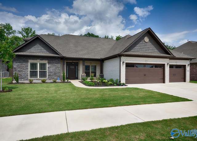 Property at 7528 Flint Crossing Cir, Owens Cross Roads, AL 35763, 5 beds, 3.5 baths