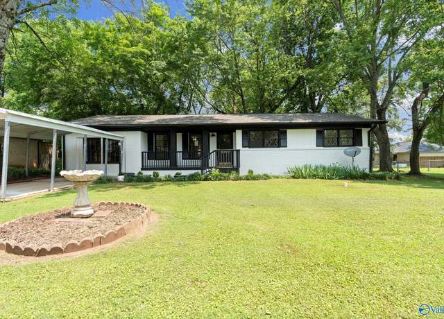 Property at 4602 Daugette Dr NW, Huntsville, AL 35816, 3 beds, 2 baths