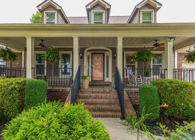 Property at 3305 Cedar Cv SW, Decatur, AL 35603, 4 beds, 2.5 baths