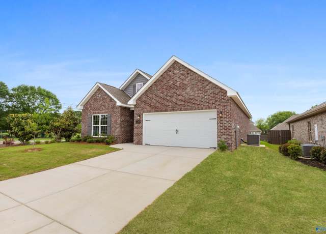 Property at 600 Magnolia Place Ln SW, Hartselle, AL 35640, 3 beds, 2 baths