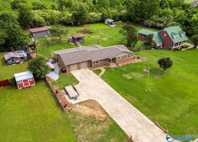 Property at 15579 Quinn Rd, Athens, AL 35611, 3 beds, 2 baths
