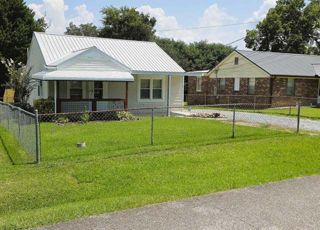 Property at 1820 Mount Zion Ave, Gadsden, AL 35904, 3 beds, 1 bath