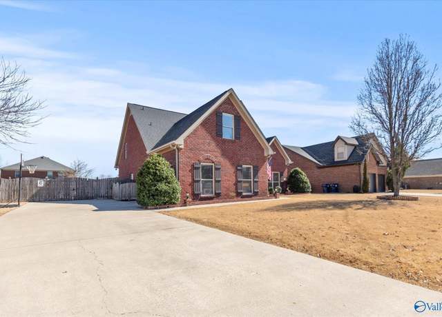 Property at 6713 Zach Ln, Owens Cross Roads, AL 35763, 4 beds, 3.5 baths