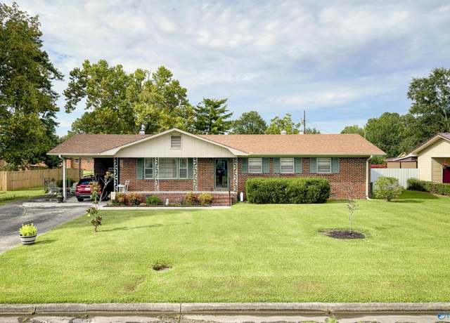 Property at 1712 Vinca St SW, Decatur, AL 35601, 3 beds, 2.5 baths