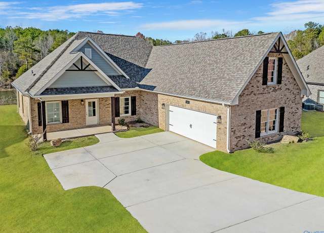 Property at 54 Oak Ridge Pl, Union Grove, AL 35175, 4 beds, 3 baths