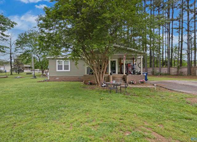 Property at 102 Sam Cir, New Market, AL 35761, 3 beds, 2 baths