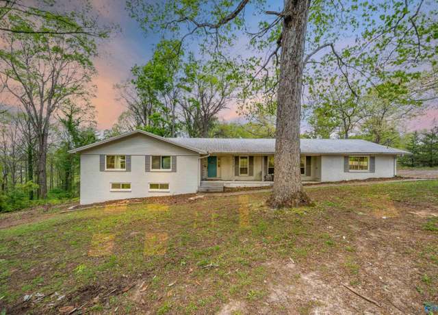 Property at 2319 Bonniedale Ln NW, Hartselle, AL 35640, 4 beds, 3 baths