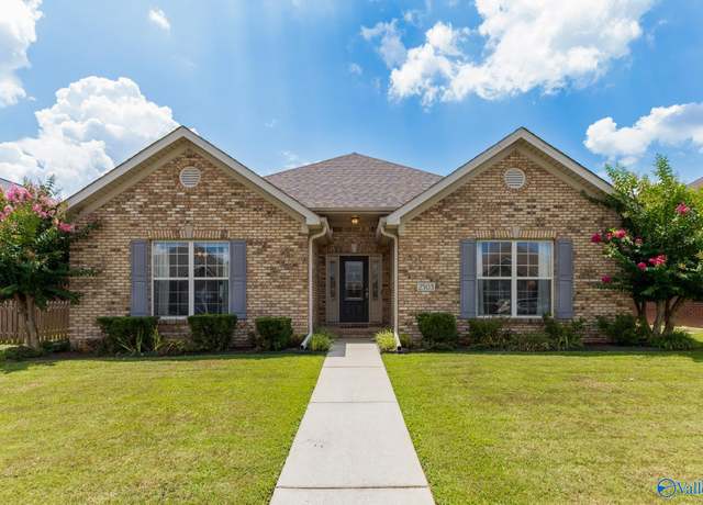 Property at 2503 Hampshire Dr SW, Decatur, AL 35603, 3 beds, 2 baths