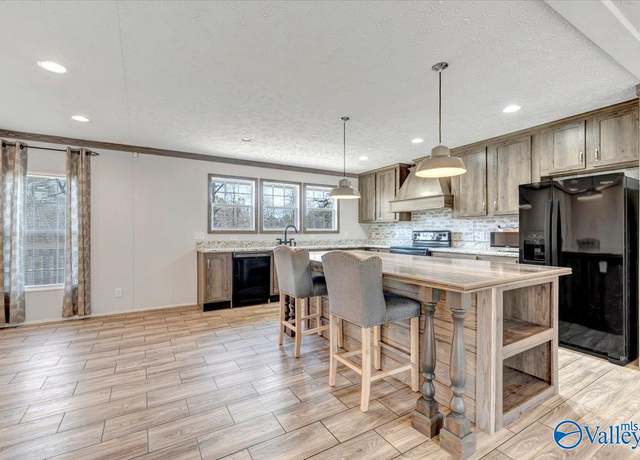 Property at 5685 Alabama Highway 227, Guntersville, AL 35976, 3 beds, 2 baths