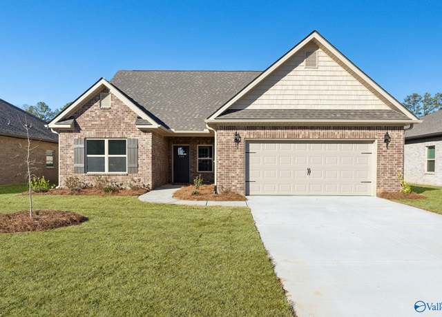 Property at 113 Barlow Way, Owens Cross Roads, AL 35763, 4 beds, 3 baths