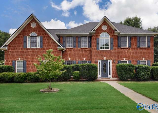 Property at 102 Hunington Chase Dr, Madison, AL 35758, 4 beds, 2.5 baths