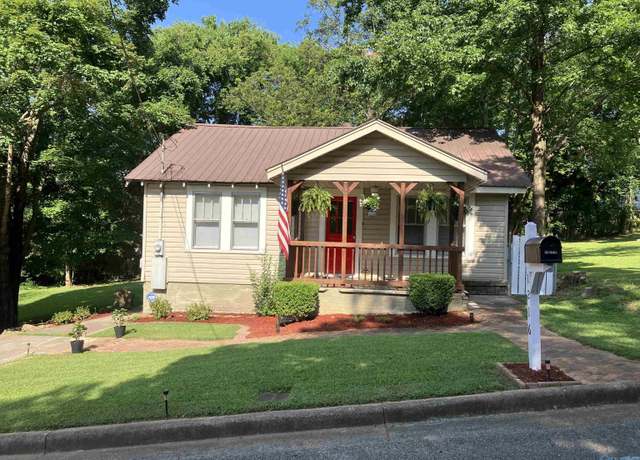 Property at 1216 Belle St, Gadsden, AL 35904, 2 beds, 1 bath