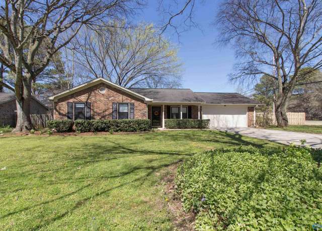 Property at 1111 Lyngate Dr, Huntsville, AL 35803, 3 beds, 2 baths
