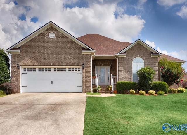 Property at 25560 Caldera Dr, Athens, AL 35613, 3 beds, 2 baths