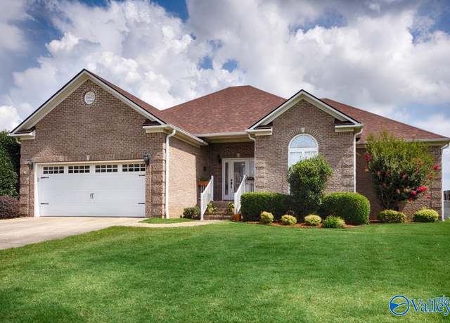 Property at 25560 Caldera Dr, Athens, AL 35613, 3 beds, 2 baths