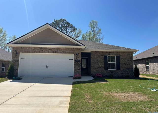 Property at 6237 Pisgah Dr NW, Huntsville, AL 35810, 3 beds, 2 baths