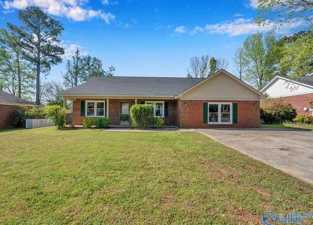Property at 1108 Maplewood Dr, Hartselle, AL 35601, 3 beds, 2 baths