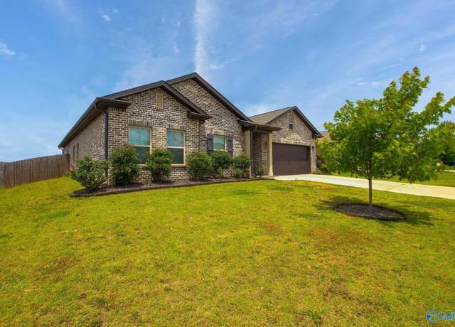 Property at 13971 Lannister Ln, Athens, AL 35613, 4 beds, 2 baths